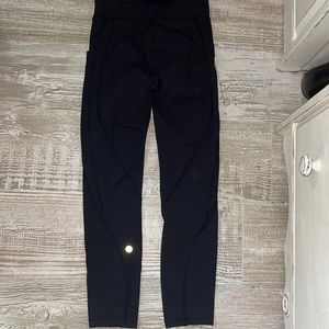 Black Lululemon Cropped Leggings